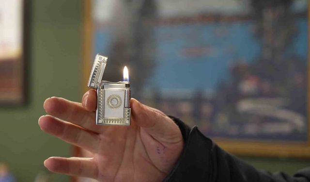 Servet değerindeki çakmaklar görenlerin ilgisini çekiyor