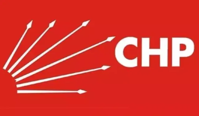 CHP, iki belediye meclis üyesini ihraç etti