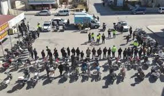 Motosiklet sürücülerine güvenli sürüş eğitimi yapıldı