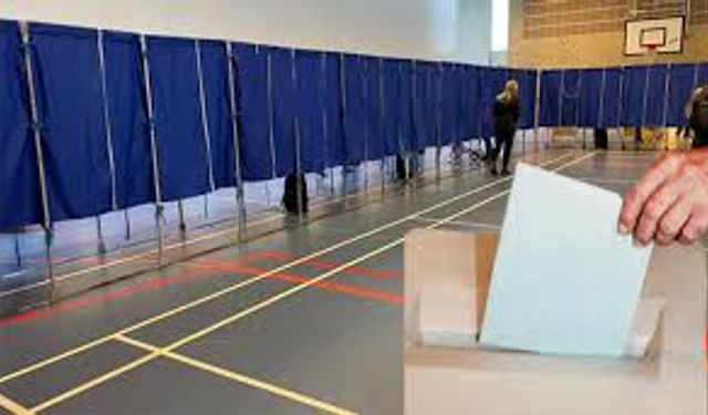 Danimarka halkı genel seçim için sandık başında