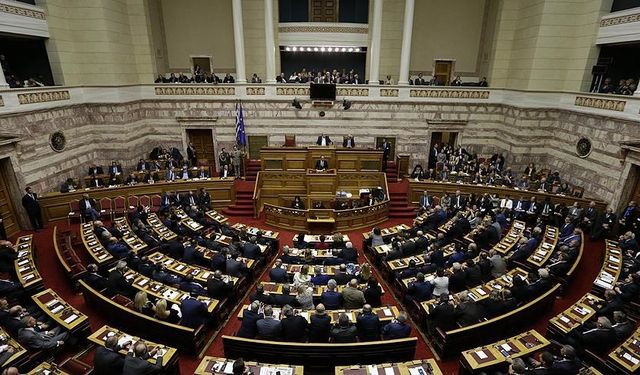 Yolsuzluk soruşturması nedeniyle kabine değişikliği yapıldı