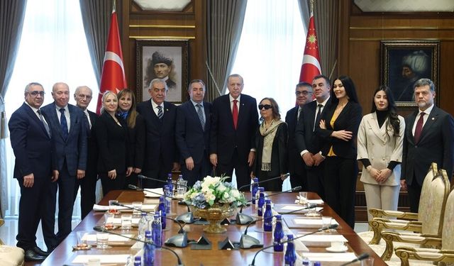 Cumhurbaşkanı Erdoğan, Türk Demokrasi Vakfı heyetini kabul etti