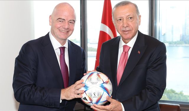 FIFA Başkanı Infantino'dan Türkiye'ye tebrik mesajı