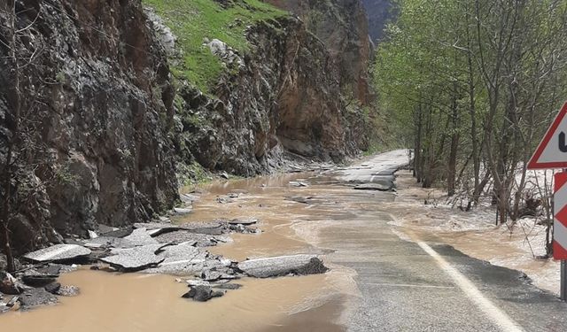 Bazı illerde sağanak hayatı olumsuz etkiledi