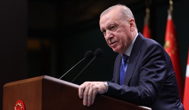 Cumhurbaşkanı Erdoğan, Kocaelispor forması imzaladı