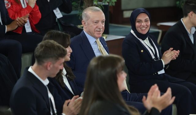 'En büyük yatırımı gençlerimize yapmaya kararlılıkla devam edeceğiz'