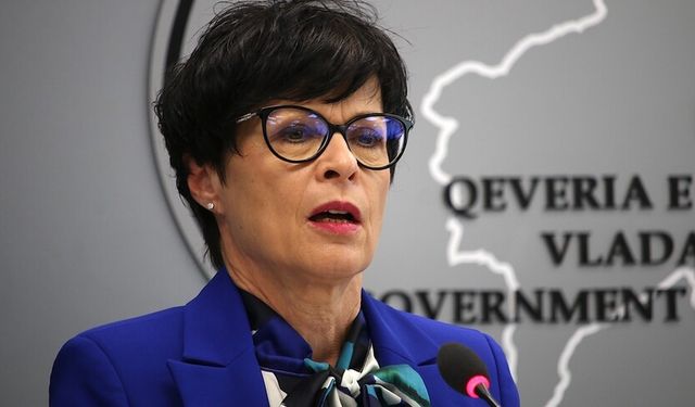 AB Komisyonu Üyesi Kos, Birliğe üye olmak isteyen Kosova'ya reform çağrısı yaptı