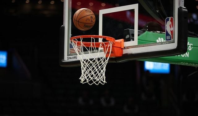 Detroit Pistons'u uzatmalarda yenen Cleveland Cavaliers, seride 3-2 öne geçti