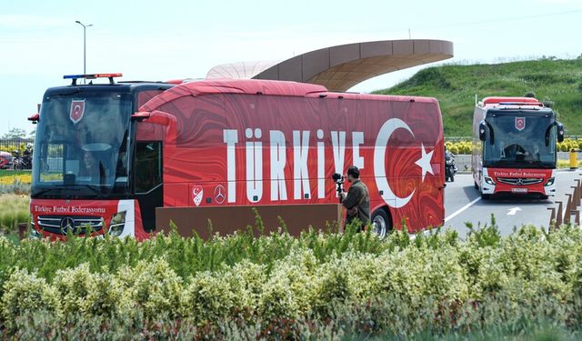 Dünya Kupası'nda mücadele edecek A Milli Futbol Takımı için uğurlama töreni yapıldı