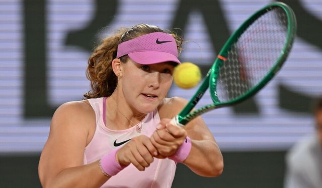 Andreeva ve Kostyuk, Fransa Açık'ta yarı finale kaldı
