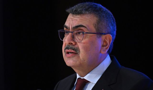 Milli Eğitim Bakanı Tekin'den ortaöğretimde net okullaşma oranına ilişkin açıklama