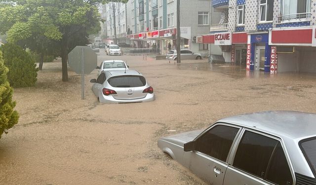 Kırşehir'de selden etkilenen vatandaşlara ilk etapta 6 milyon liralık kaynak aktarıldı