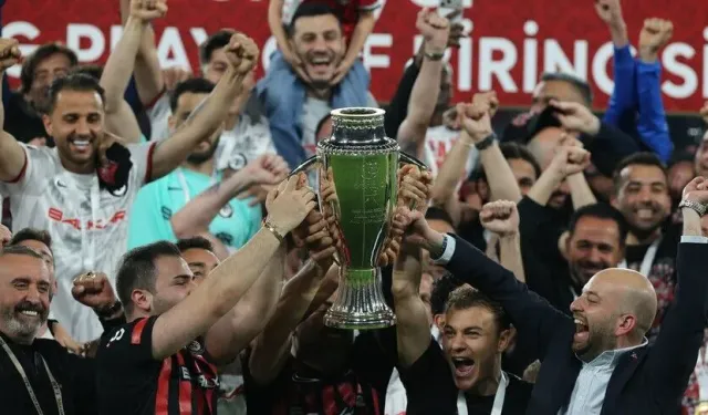 Süper Lig'in yeni ekibi Çorum FK'de 7 futbolcu ile yollar ayrıldı, 9 futbolcu takıma katıldı