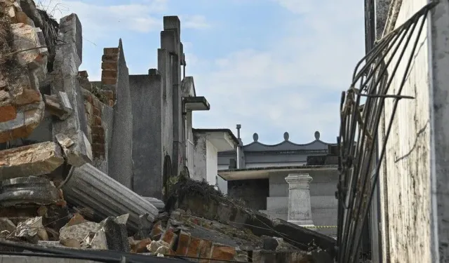 Kolombiya'da 7,4 büyüklüğündeki depremde ölenlerin sayısı 331'e çıktı