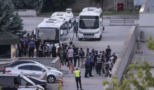 Etimesgut Belediye Başkanı Beşikçioğlu'nun da aralarında bulunduğu 40 şüpheli tutuklandı
