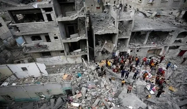 İsrail'in Gazze'deki soykırım savaşında ölenlerin sayısı 9 Filistinlinin daha öldürülmesiyle 73.500'e yaklaştı.