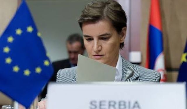 Aleksandar Vučić istifa etti: Görevi Ana Brnabić devraldı