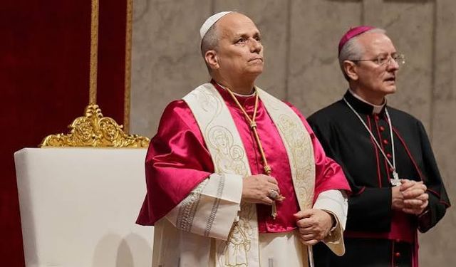 Papa 14. Leo Fransa ziyaretinde göçmen barınağına gitti