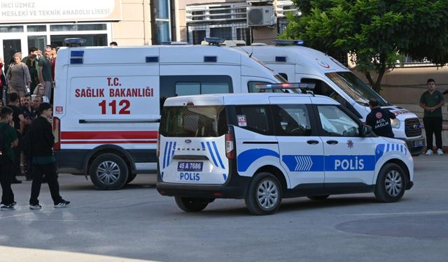 Okul saldırısı sonrası aileleri yöneticiler sakinleştirdi