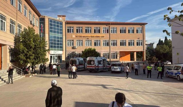 Manisa'da okul önünde silahlı saldırı... İşte detaylar!