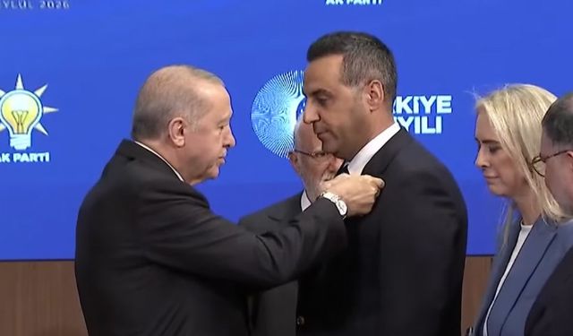 Çiğli Belediye Başkanı Onur Emrah Yıldız AK Parti'ye katıldı