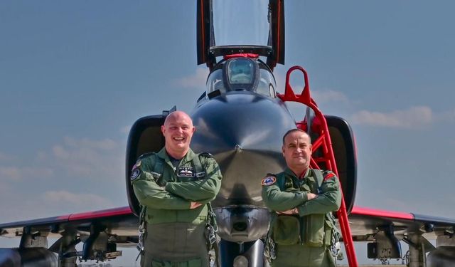 Dikkat çeken uçuş: Dalkıran ve İngiliz mevkidaşı F-4’te buluştu