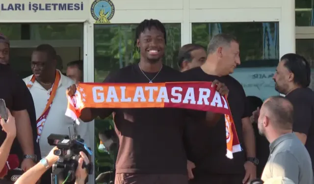 El Chadaille Bitshiabu, Galatasaray için İstanbul'a geldi