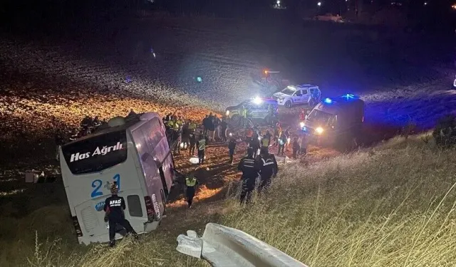 Yolcu otobüsü tarlaya girdi: 24 yaralı... İşte detaylar!