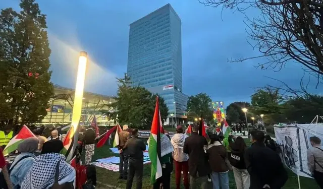 Avusturya-İsrail maçı öncesi dikkat çeken protesto