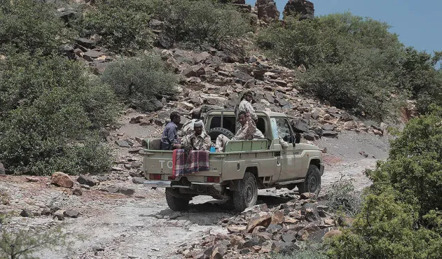Taiz’de gerilim tırmandı: Husi mevzileri bombalandı... İşte detaylar!