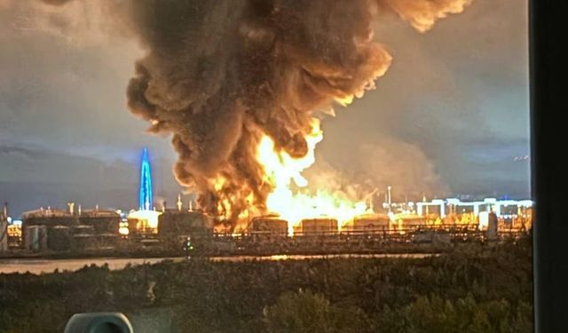 Ukrayna St. Petersburg’u dronlarla vurdu, terminal alev aldı