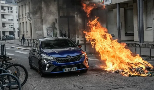 Fransa’da öğrenciler, Eğitim Bakanı ile görüşmenin ardından eylemlerine devam etme kararı aldı!