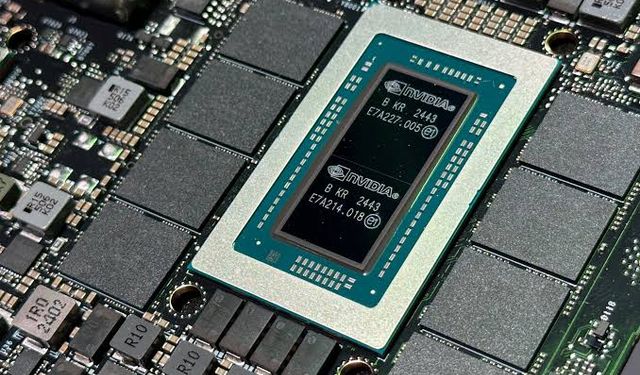 NVIDIA Rubin’de 12 katmanlı HBM4 korunacak: 8 katmanlı bellek daha pahalıya gelebilir