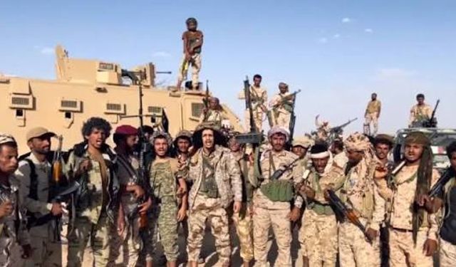 Yemen'de çatışmalar sürüyor: Ordu Taiz'de 3 dağı geri aldı