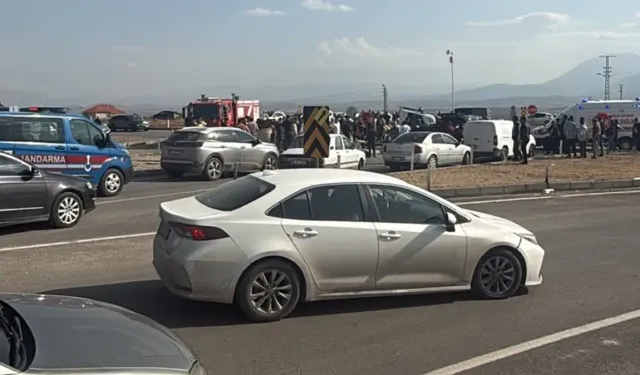 Kahramanmaraş'ta MHP konvoyunda kaza: 1 ölü, 7 yaralı!
