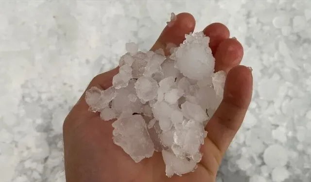 Arsuz’da sağanak ve dolu hayatı olumsuz etkiledi