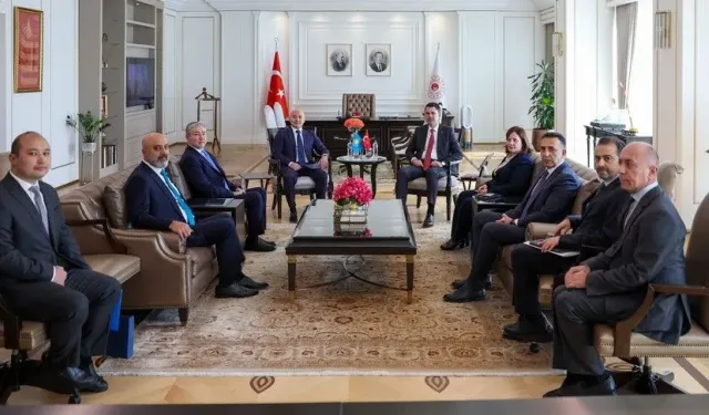 Murat Kurum, Kazakistanlı mevkidaşı Alibek Kuantyrov ile görüştü
