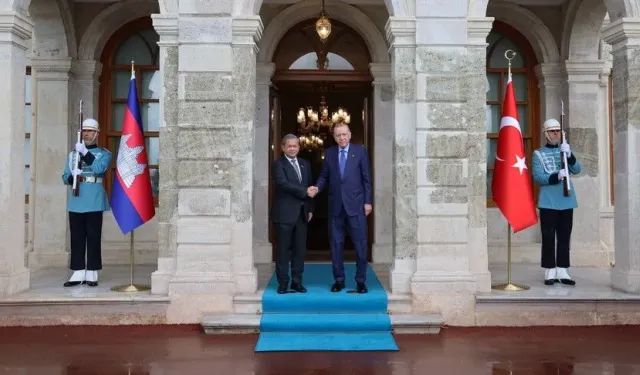 Türkiye Cumhurbaşkanı Kamboçya Başbakanını kabul etti.