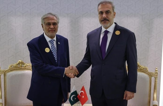 Bakan Fidan, Pakistan Dışişleri Bakanı ile görüştü