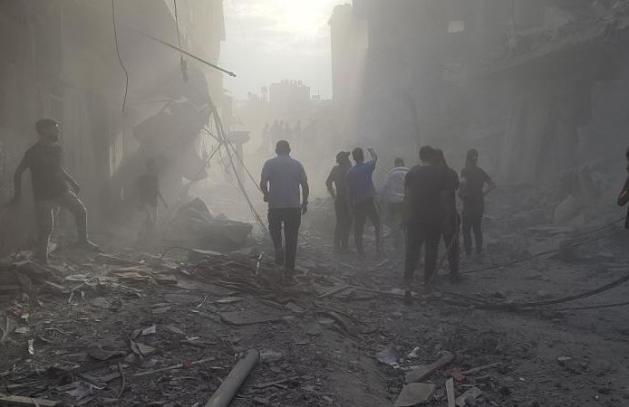Katil İsrail ordusu, Gazze'de üniversite, hastane ve okullara saldırı tehdidi yayınladı