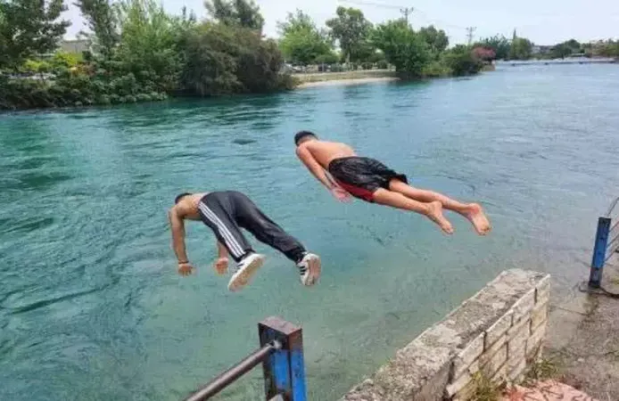 Kızkardeşini kurtarmak istedi, hayatını kaybetti