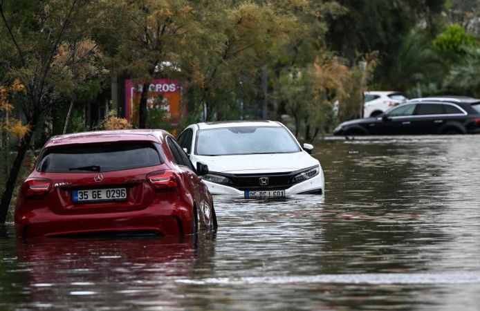 Meteoroloji'den kritik uyarı: Sel, su baskını ve fırtınaya dikkat