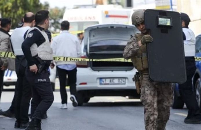 Beşiktaş'ta polis noktasına yönelik terör saldırısına ilişkin 3 zanlı yakalandı