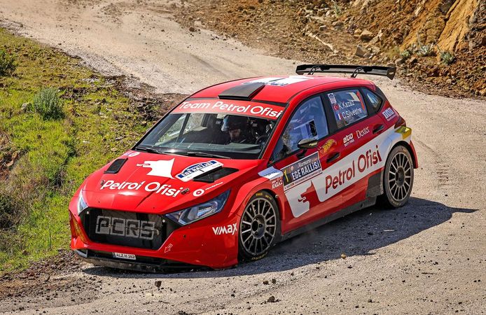 Castrol Ford Team Türkiye Ege Rallisi'nde sezonu galibiyetle açtı