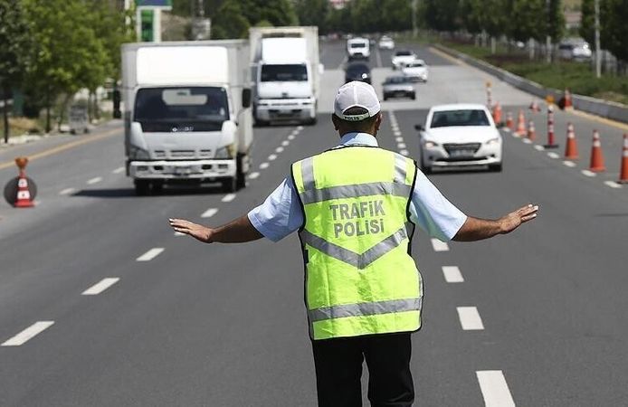İstanbul'da 3 ilçede bugün ve yarın bazı yollar trafiğe kapatılacak