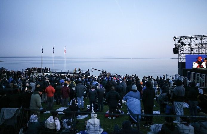 Anzak Koyu'nda geleneksel "Şafak Ayini" yapıldı