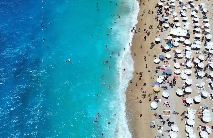 Kaş'taki Kaputaş'ın Avrupa'daki en iyi 10 plaj listesine girmesi turizmcileri sevindirdi