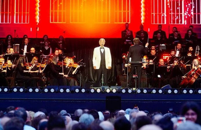 Dünyaca ünlü İtalyan tenor Andrea Bocelli, İstanbul'da konser verdi