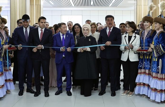 Emine Erdoğan, Kazakistan'da Sıfır Atık Eğitim Laboratuvarı'nın açılışını yaptı