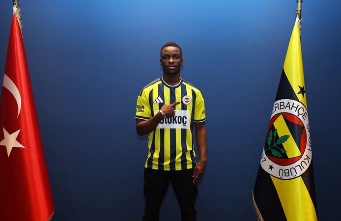 Fenerbahçe, 18 yaşındaki futbolcu Amara Diouf'u transfer etti